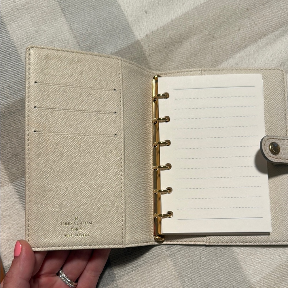 Louis Vuitton Beige Monogram Canvas Planner - Picture 2 of 2